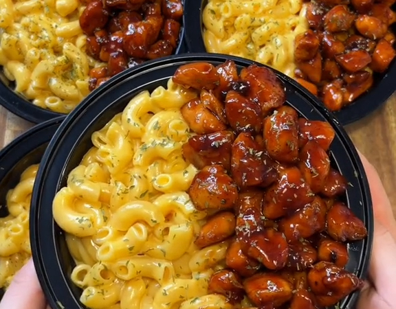 high protein honey bbq chicken mac and cheese