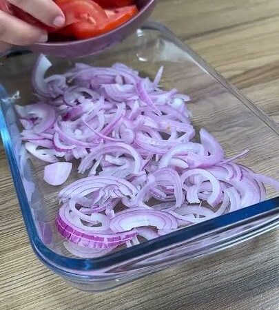 tomato onion chicken dish