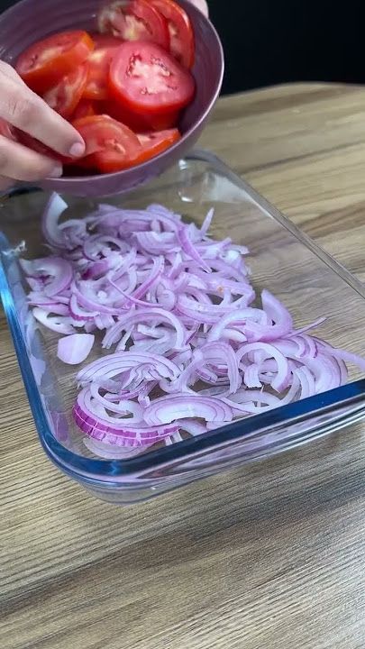 tomato onion chicken dish